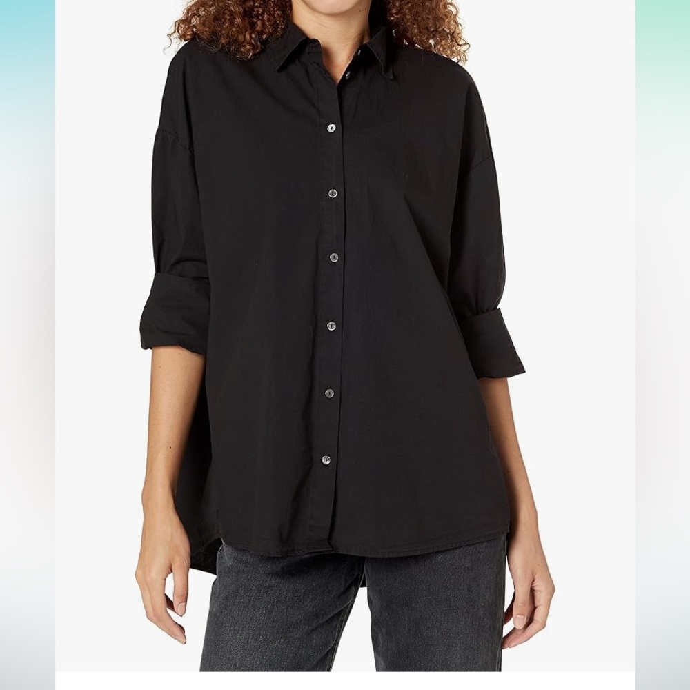NWT. Velvet by Graham and Spencer long sleeve button up cotton